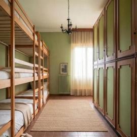 Shared rooms BOC, hotel em Brunate