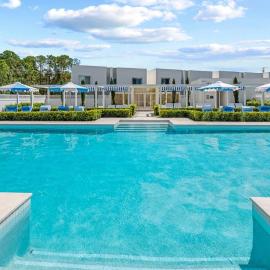 Modern 3BR Home w Pool Balcony Mango Hill