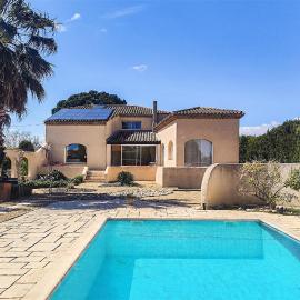 Maison Avec Piscine โรงแรมในMontady