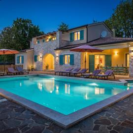 Villa Martha in Central Istria with private pool - wellness & table tennis for 12 persons, hotell i Žminj