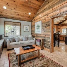 Casita Getaway Family 1BR 1BA AC Stunning Views, hotel in Shaver Lake