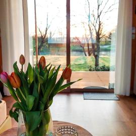 CHIC Riverfront Retreat with Private Jacuzzi, BIG BERRY, hotel sa Gradac
