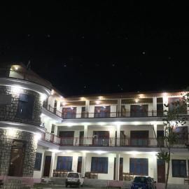 Larosh Hotel Kalam لاروش ہوٹل, хотел в Kalām