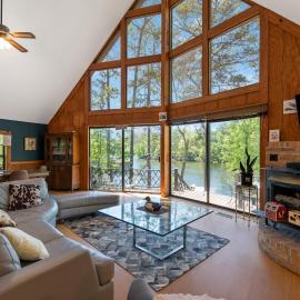 Riverfront Retreat with Dock, Kayaks and Views, hotel in Shelby