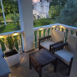 Apartman Blazo, hotel di Škaljari