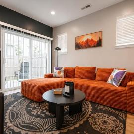 IRIE Living-Serene Kg 2Bd Gym Pool BRAND NEW, hotelli kohteessa Whitestown