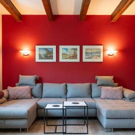 100 m2 Familien 4-Zimmer Apartment mit Terrasse und Burgblick und gratis parken