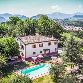 Amazing Home In Pergola, hotel Pergolában