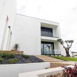 Luxury Modern Villa with Private Pool - Sol Poente، فندق في فيلا فيرد