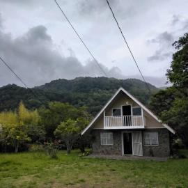 Cabaña Flor de la Montaña, hotel din Paso Ancho