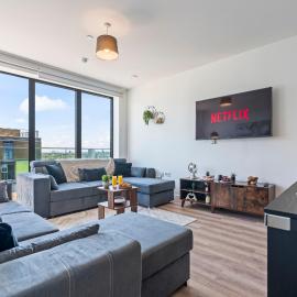Wembley 2 Bed Skyline Views Sleeps 8 Pool Table