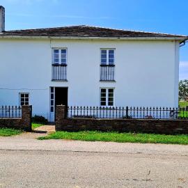 Casa MAAÑÓN Barreiros playa, con jardín y vistas al mar