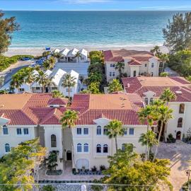 3B Beachfront Condo - Heated Pool & 18ft Balcony, hotel in Holmes Beach