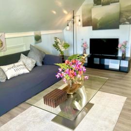 Elizabeth 2BR Kitchenette Minutes from Airport
