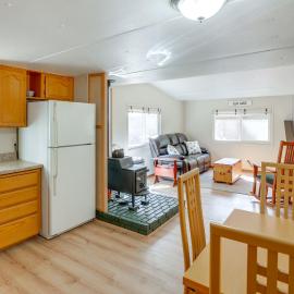 Deschutes Forest Basecamp! Oregon Cabin, Hotel in La Pine