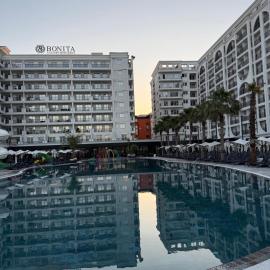 Dengu Luxury Apartments, hotel Golemben