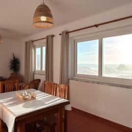 Apartamento sto estavão 2, hotel in Zambujeira do Mar