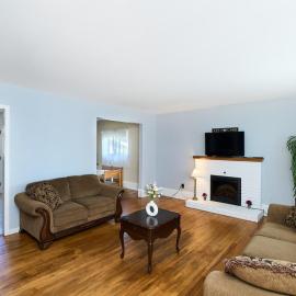 Charming 4-Bedroom Retreat in the Heart of Moncton, hotell i Moncton