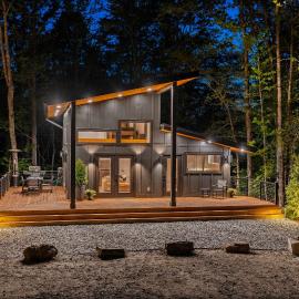 Cabin in Dahlonega - Timber and Stone - Gold Rush - Mountain Views & Close to Wineries - Family & Private, Hotel in Dahlonega