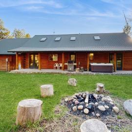 Custom Cabin - Hot Tub Near McCall & Brundage, hotel sa McCall