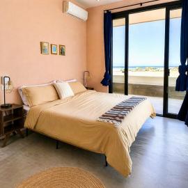 Simple Stay, Big Views, Private Room & Pool