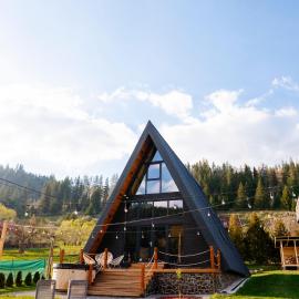 Peaceful Cabin、Lunca Braduluiのホテル