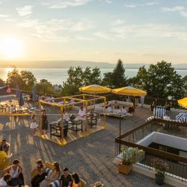 Côté Lac Hostel Evian, hotel en Évian-les-Bains
