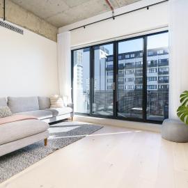 Sunlit 1BR Retreat, Shops and Cafes at Doorstep - Hosted by Canstay, hotel in Phillip
