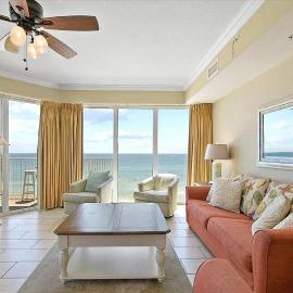 Modern 3BR Beachfront Condo with Wraparound Views โรงแรมในปานามาซิตี้บีช