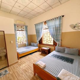 Nhà Nghỉ Hoa Lan, хотел в Vạn Ninh