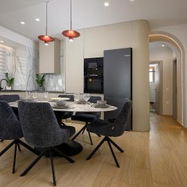 Nieva Family Residences Mires Luxury Apartments，Moírai的飯店