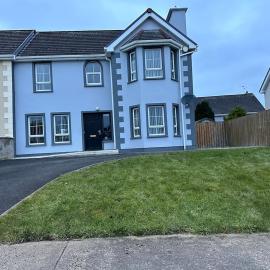 Cosy spacious 3 bedroom house, Hotel in Bridgend