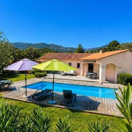 Villa Luna, 8 pers, piscine, 10 mn plage en voiture