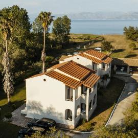 Seabreeze Summer Apartments, Hotel in Lefkímmi
