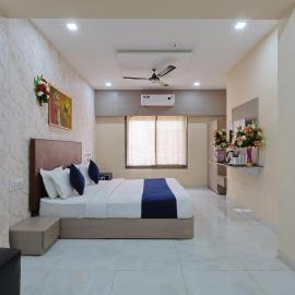 Hotel Lord Krishna Dham，德瓦爾卡的飯店