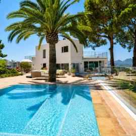 Villa Alegria by NRAS