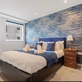 Bright 2-BDR Apartment - Prime Central Location - Free Wi-Fi