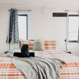 Cozy studio, Pet free, Budget friendly Canberra