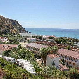 2 Bedroom Lovely Apartment In Ricadi, hotel in Ricadi