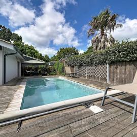Maison sur le bassin d'Arcachon, hotel in Audenge