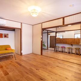 離島の宿 Nawanawa Backpackers, hotel u gradu 'Macujama'