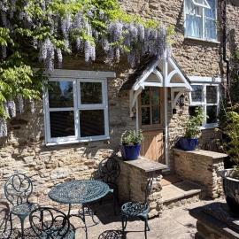 Cotswold Cottage โรงแรมในSteeple Aston