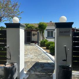 Villa Nikolas, Hotel in Arillas