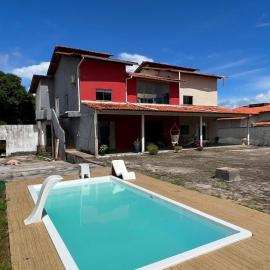 Espaço Familiar com Piscina