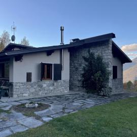 Ponte in Valtellina에 위치한 호텔 Chalet il pino