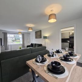 Spacious 3 Bedroom House with Large Drive