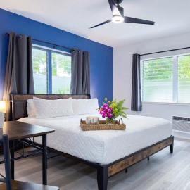 Cozy Miami Beach Studio with King Bed & Smart TV
