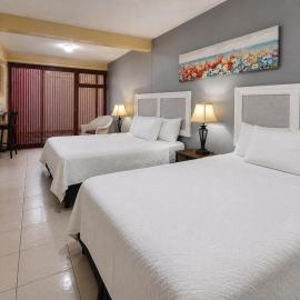 Hotel Bamboo Aeropuerto, hotel in Alajuela