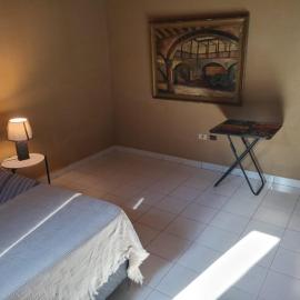 Viesnīca Habitación en casa familiar pilsētā Nu Guazu