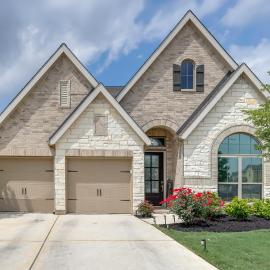10 Min From Austin! High-End Home w/ Nice Backyard, hotel u gradu 'Manor'